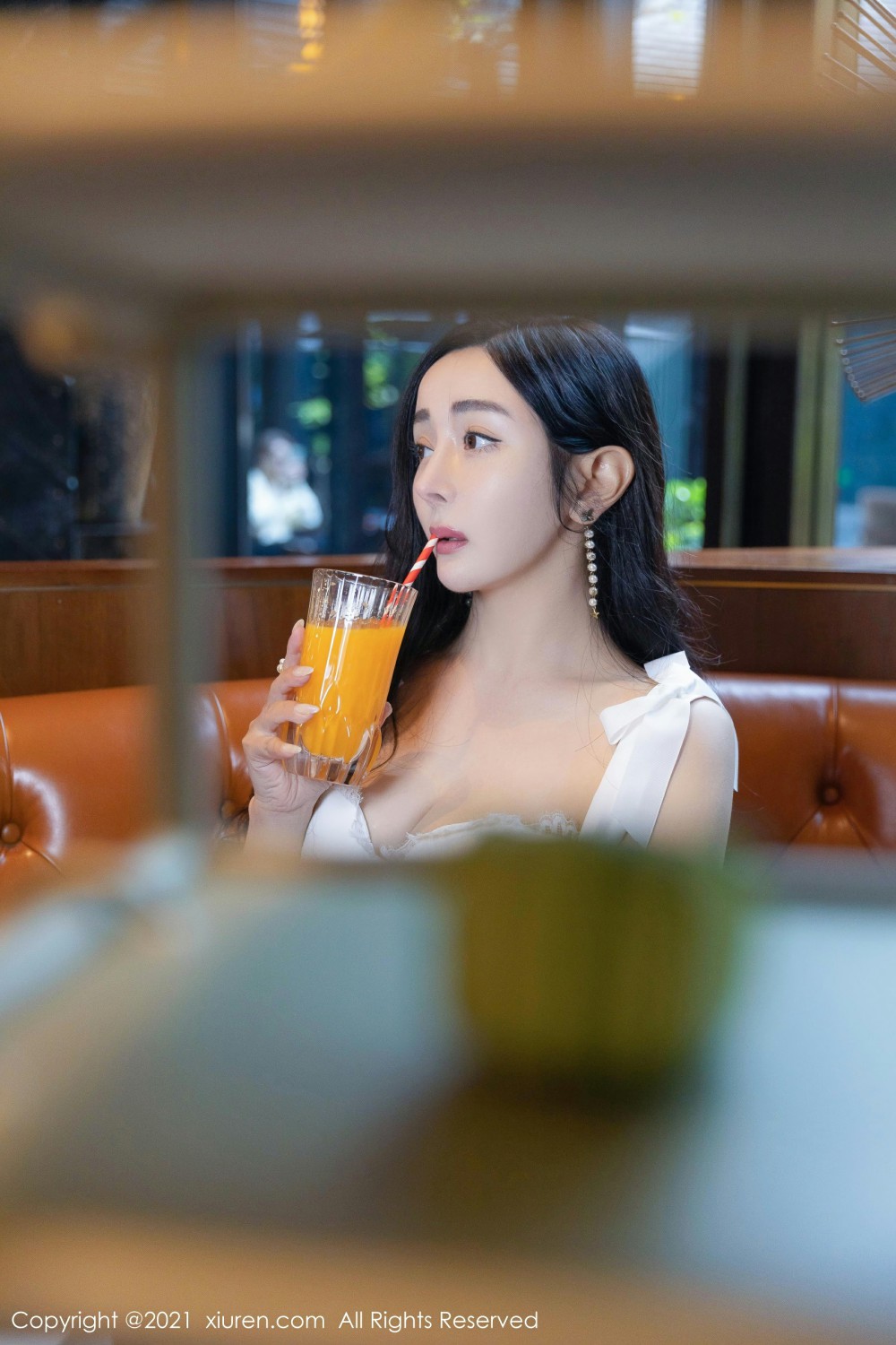 [XiuRen秀人网] 2021.11.02 No.4155 允爾 下午茶时间 性感写真 [66+1P]