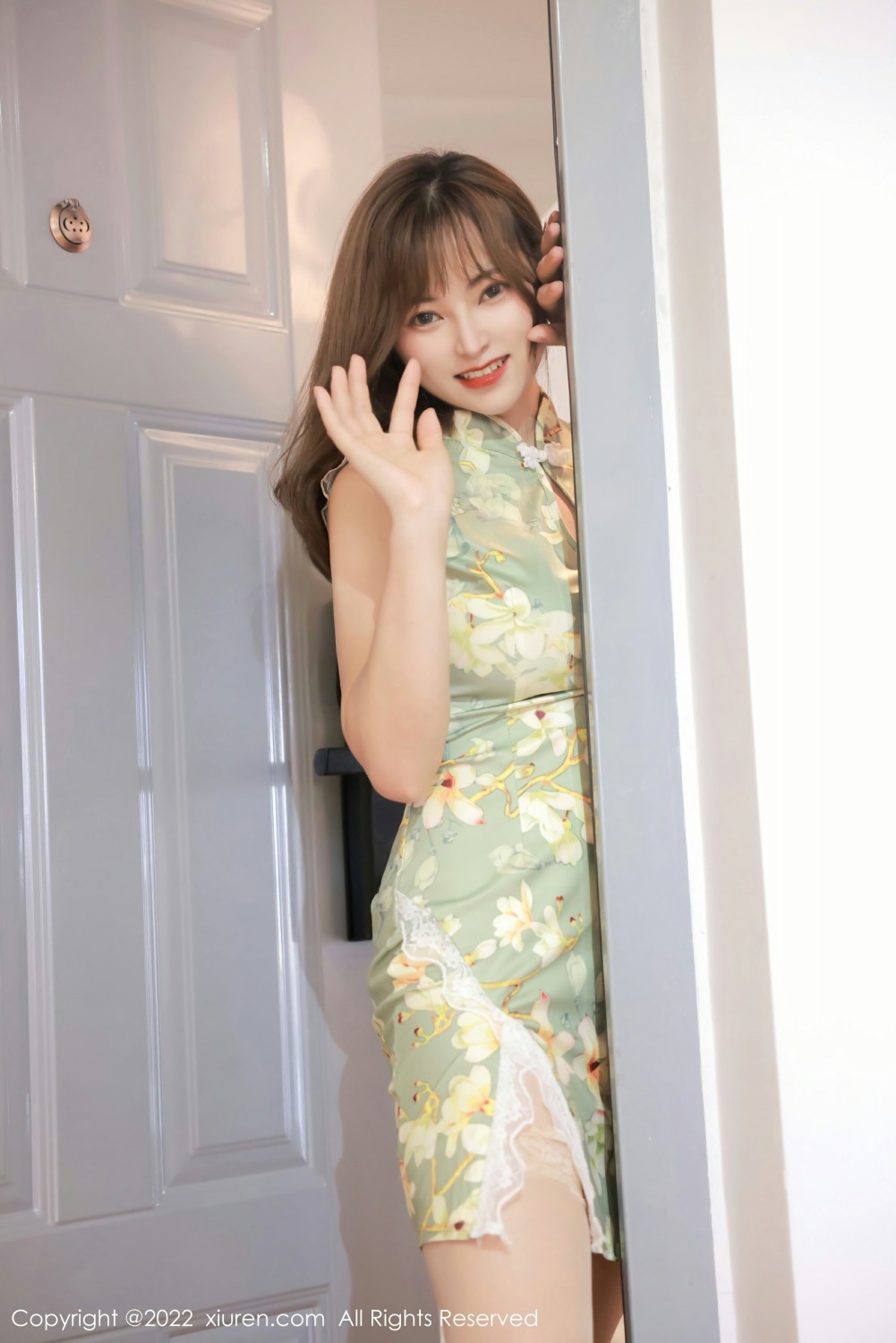 [XiuRen秀人网] 2022.04.20 No.4895 奈沐子 绿灰色旗袍 性感写真 [63+1P]