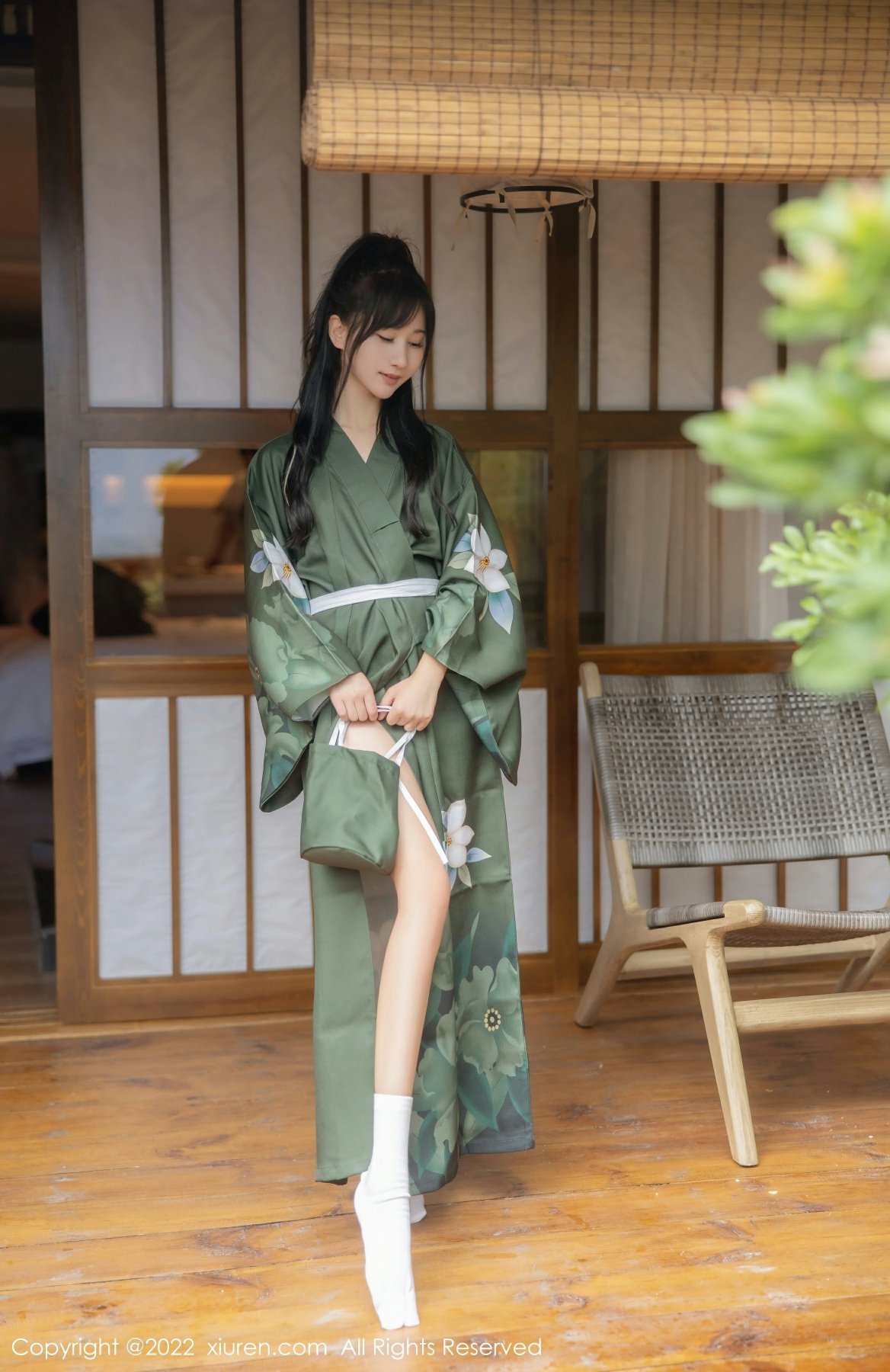 [XiuRen秀人网] 2022.07.11 No.5256 小果冻儿 性感绿色和服 大理旅拍写真 [85+1P]